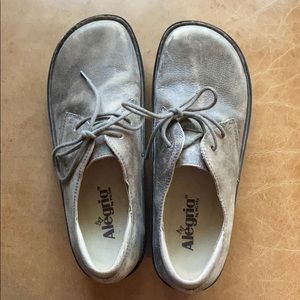 NWOT Alegria Mule Stone Gray/Brown 39